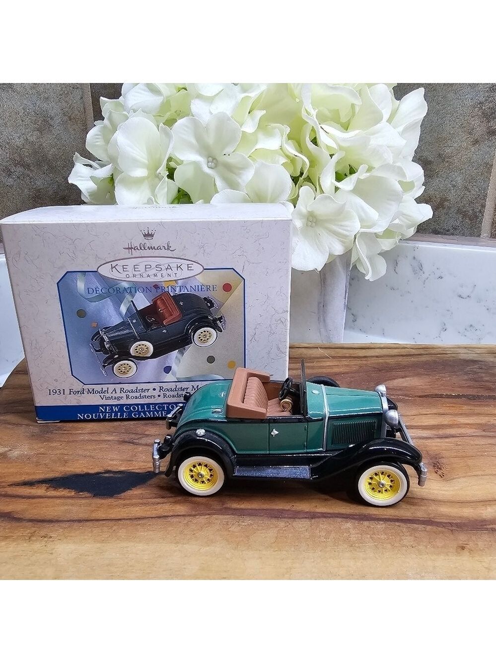 Hallmark Keepsake Ornament Vintage Roadster Series 1931 Ford Model A Roadster